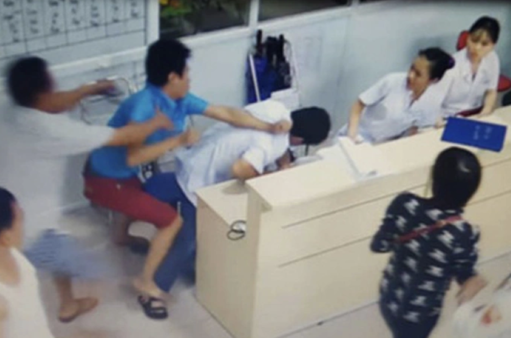 Bảo vệ nhân viên y tế